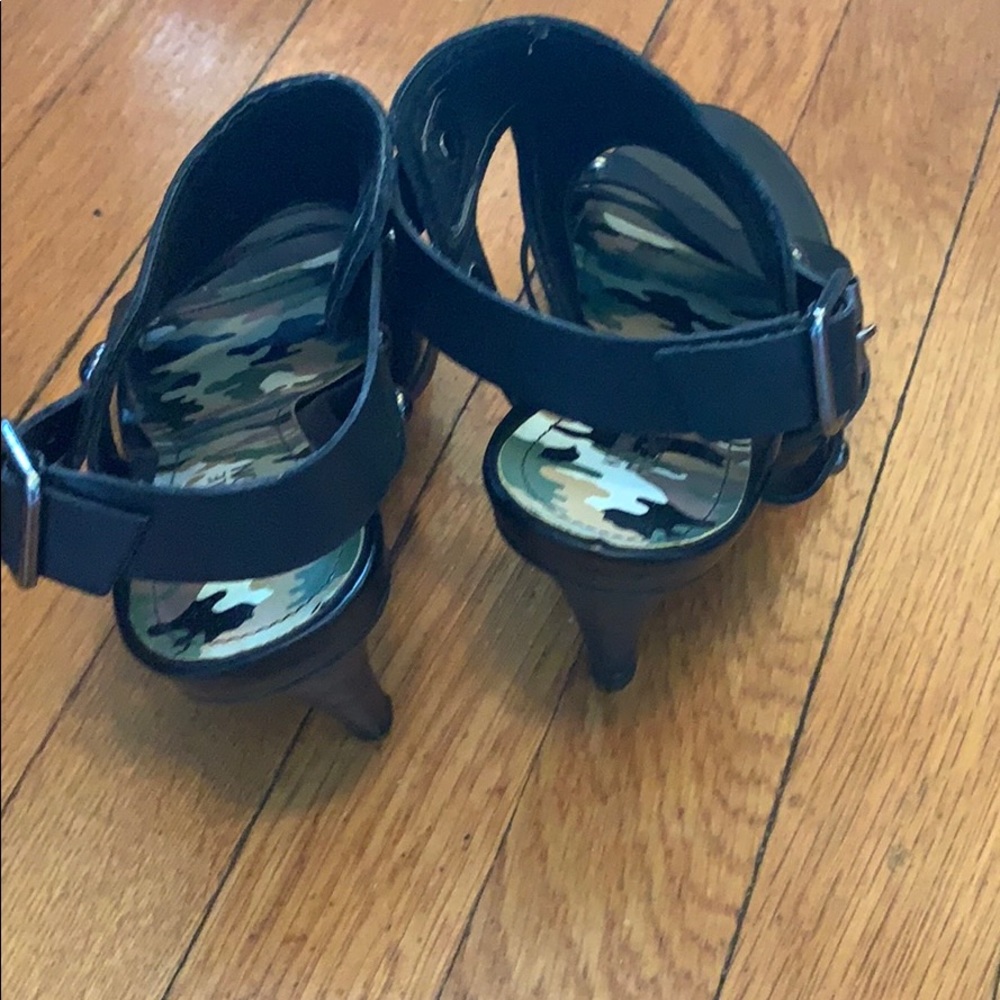 Kenneth Cole - Picture 3 of 4